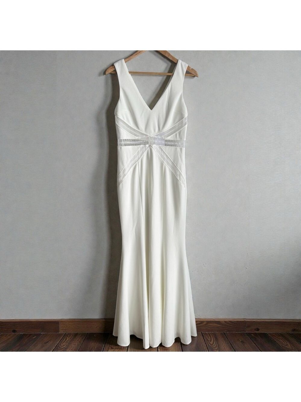Lulu’s Modern Minimalist Wedding Gown Sz M White Event Dress Trumpet Cutout NWT - Picture 9 of 16